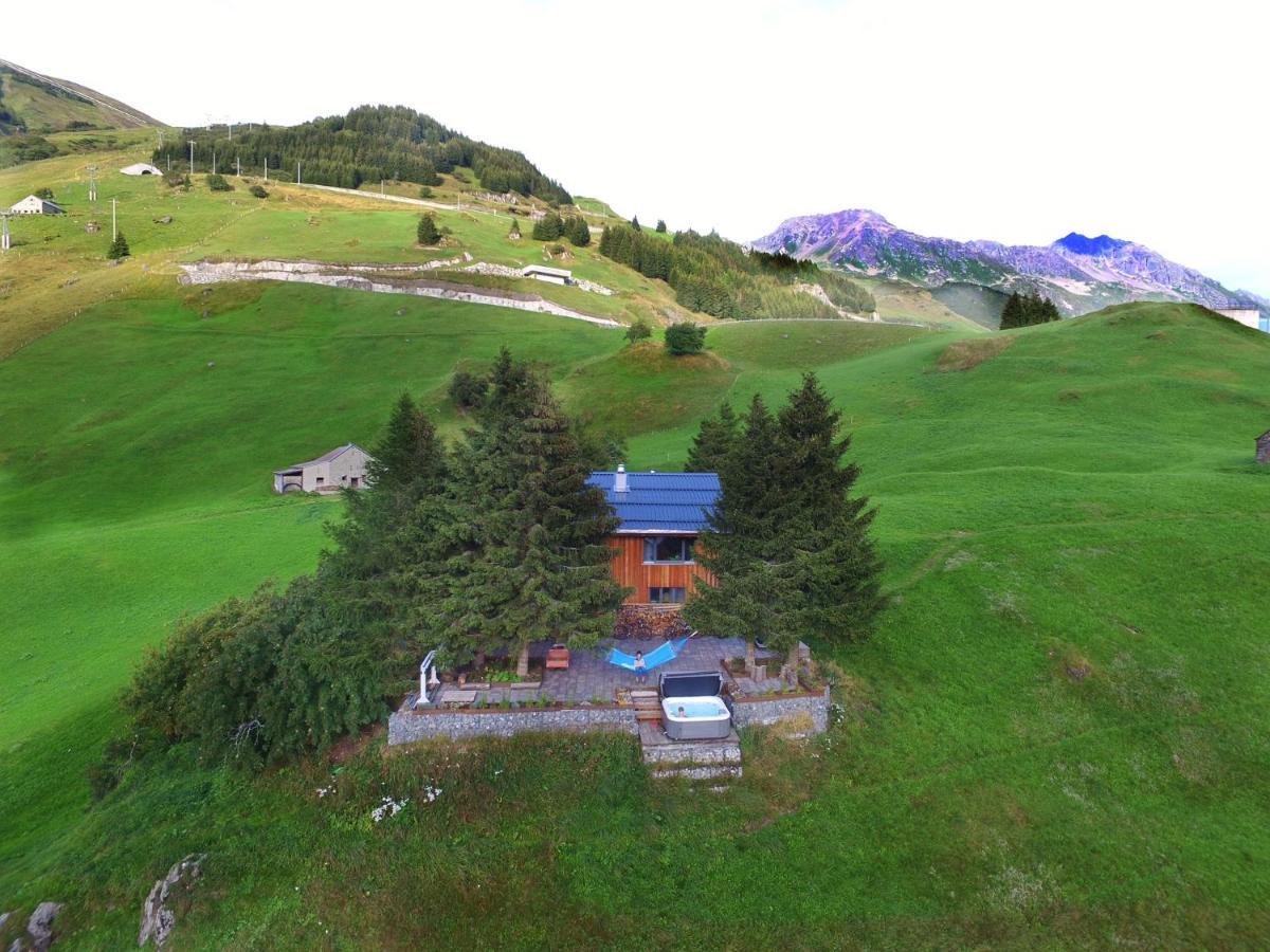 Basecamp Lodge *
