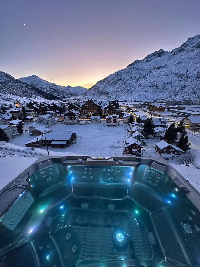 Basecamp Lodge *