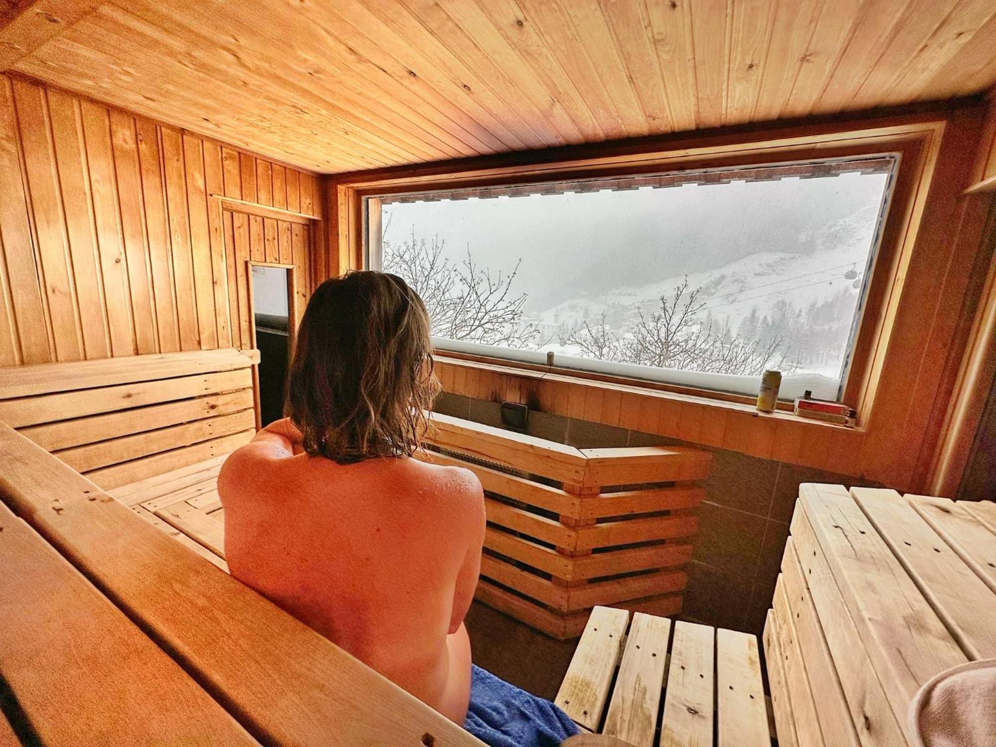 Basecamp Lodge *